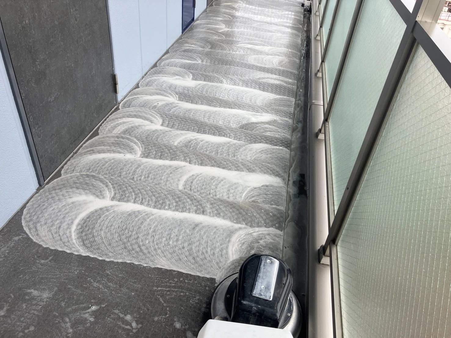 エアコンクリーニングのプロが伊丹市でスプレー洗浄を提供